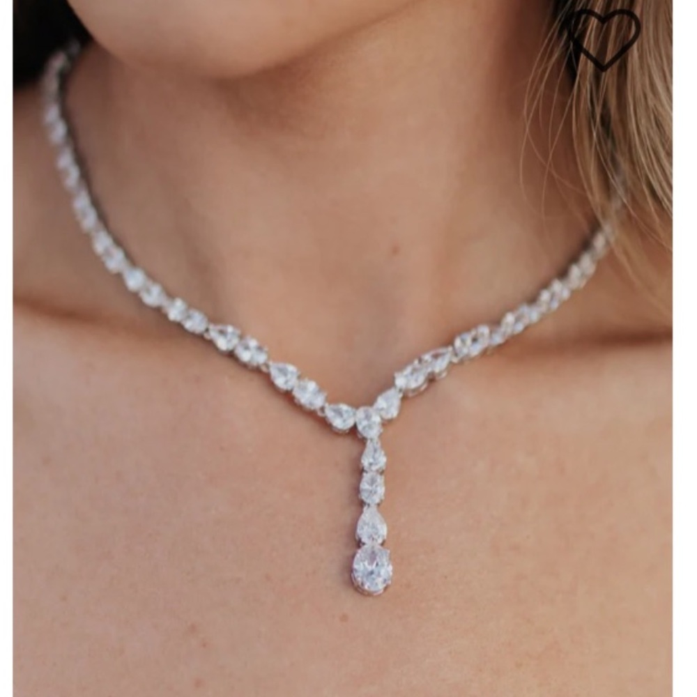 Gravity Necklace Untamed Petals